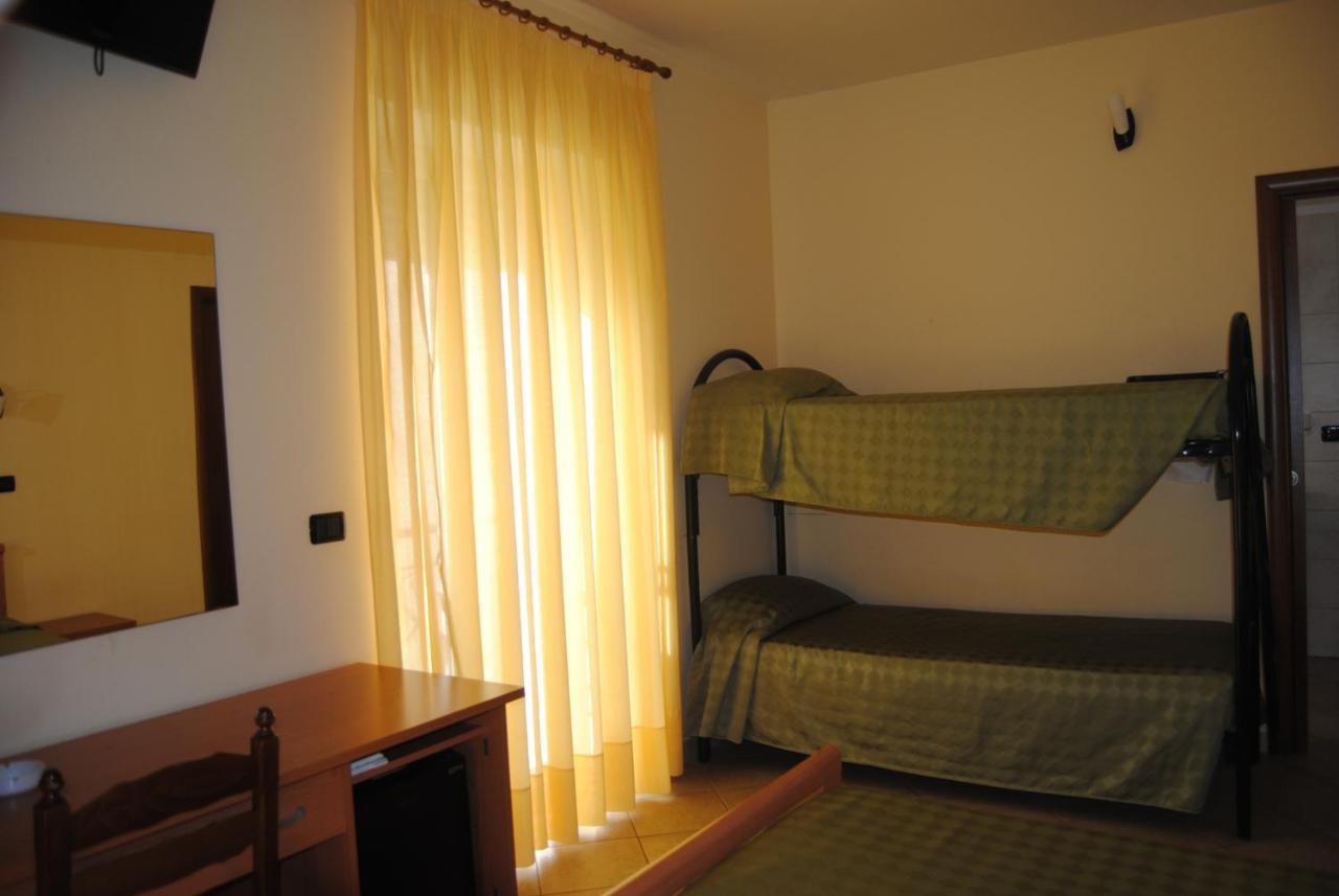 B&B Atlantide Cagnano Varano Exterior foto